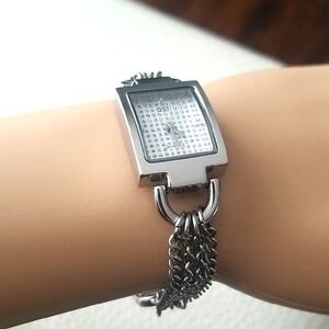 OST Silver Chain Bracelet Watch – Sparkling Face & Elegant Design